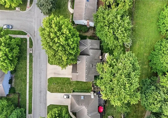 40th image of 8531 Hallet St, Lenexa, KS 66215 | MLS# 2634175