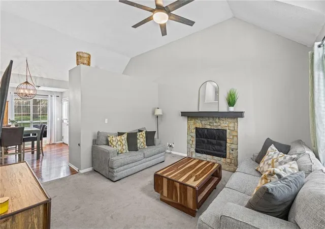 4th image of 1126 E Charlotte Town Rd, Olathe, KS 66061 | MLS# 2634182