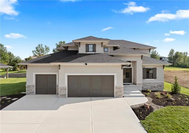 Photo 1 of Single family home for sale at 511 Turnbridge Dr, Raymore, MO 64083 | MLS# 2634190 | Listing updated on 2026-09-26