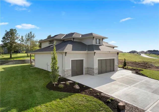 Photo 2 of Single family home for sale at 511 Turnbridge Dr, Raymore, MO 64083 | MLS# 2634190 | Listing updated on 2026-09-26