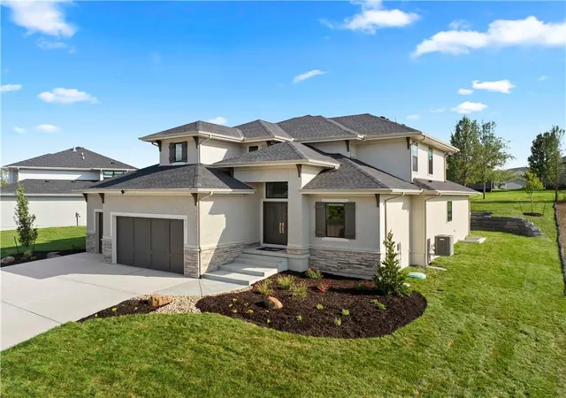 Photo 3 of Single family home for sale at 511 Turnbridge Dr, Raymore, MO 64083 | MLS# 2634190 | Listing updated on 2026-09-26