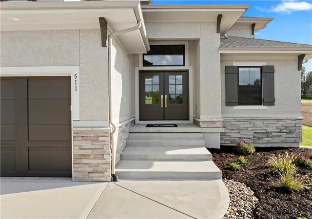Photo 3 of Single family home for sale at 511 Turnbridge Dr, Raymore, MO 64083 | MLS# 2634190 | Listing updated on 2026-09-26