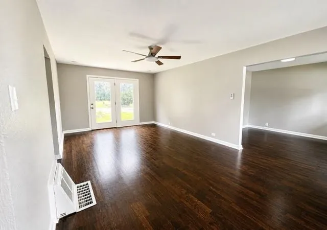 Photo 3 of Single family home for sale at 6925 Raytown Rd, Raytown, MO 64133 | MLS# 2634198 | Listing updated on 2026-10-04