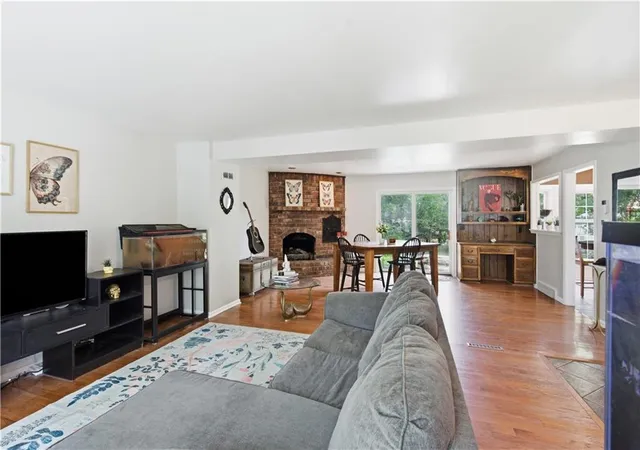 2nd image of 12739 Overbrook Rd, Leawood, KS 66209 | MLS# 2634203