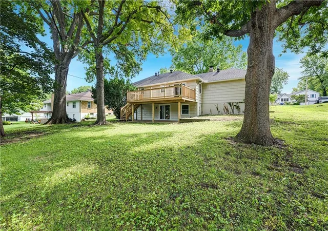35th image of 7404 Willow Ave, Raytown, MO 64133 | MLS# 2634205