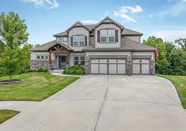 1st image of 1208 N Silverleaf Ct, Liberty, MO 64068 | MLS# 2634206