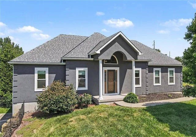 1st image of 16502 Dana Ln, Leavenworth, KS 66048 | MLS# 2634209