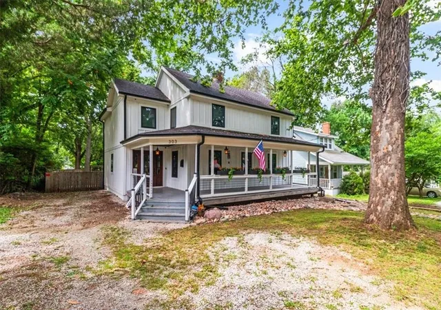 Photo 1 of Sale Pending at 303 Sw 2nd Street, Lees Summit, MO 64063 | MLS# 2634211 | Listing updated on 2026-09-02