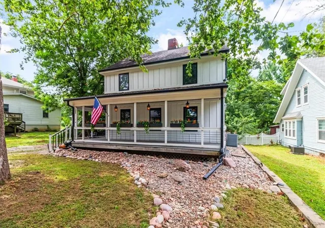 Photo 2 of Sale Pending at 303 Sw 2nd Street, Lees Summit, MO 64063 | MLS# 2634211 | Listing updated on 2026-09-02