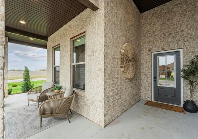 Photo 3 of Single family home for sale at 18510 W 195th Terrace, Spring Hill, KS 66083 | MLS# 2634212 | Listing updated on 2026-09-02