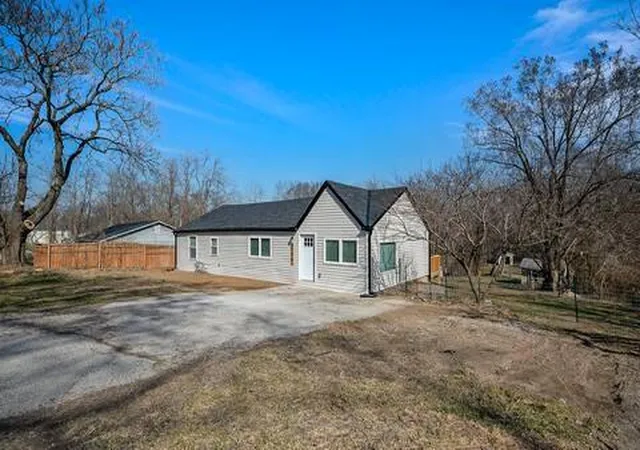 2nd image of 5227 N Merrimac Ave, Kansas City, MO 64151 | MLS# 2634217