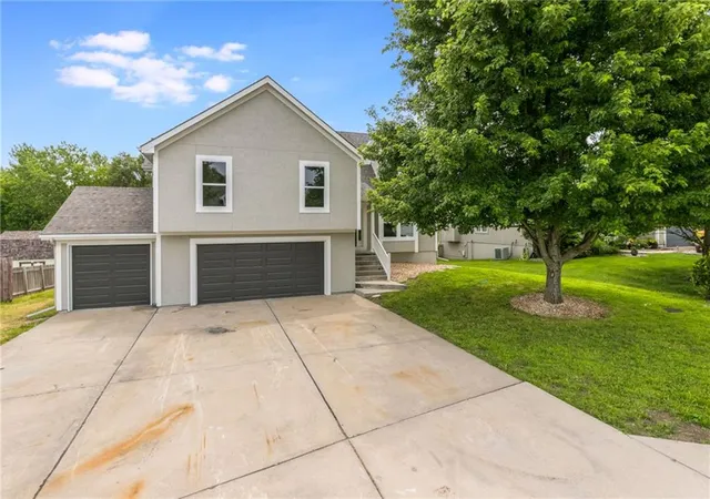 49th image of 992 Sicklebar Dr, Peculiar, MO 64078 | MLS# 2634221