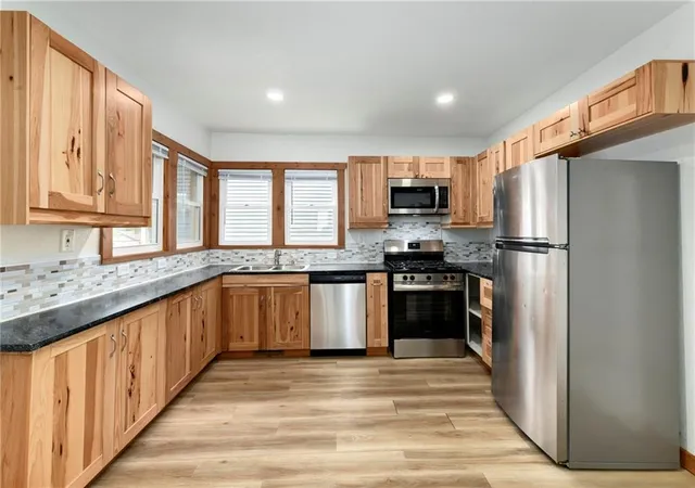 3rd image of 1122 2Nd Ave, Leavenworth, KS 66048 | MLS# 2634226