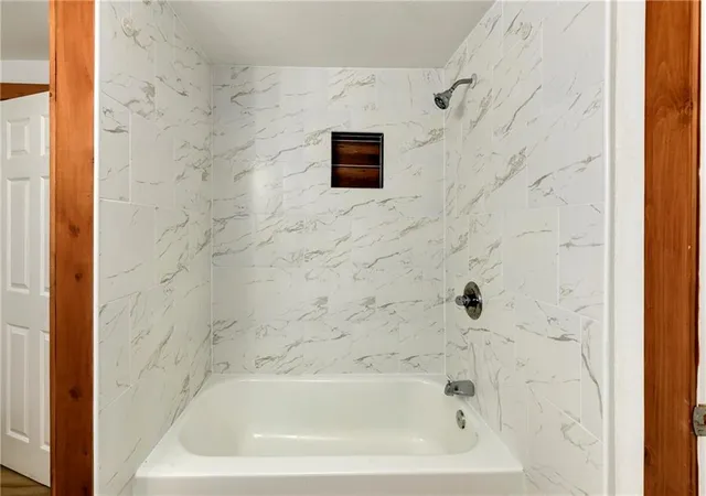 4th image of 1122 2Nd Ave, Leavenworth, KS 66048 | MLS# 2634226