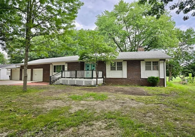 2nd image of 1229 S Elm St, Ottawa, KS 66067 | MLS# 2634227