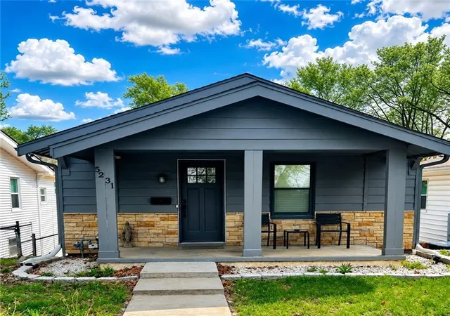 1st image of 5231 Gladstone Blvd, Kansas City, MO 64123 | MLS# 2634228