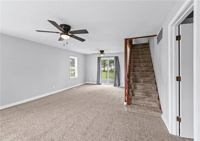 4th image of 102 E Miami St, Paola, KS 66071 | MLS# 2634234