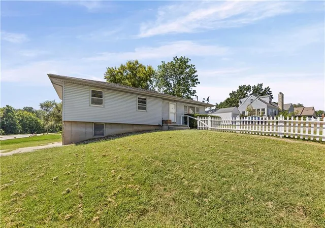 Photo 1 of Sale Pending at 2619 Ne 47th Terrace, Kansas City, MO 64117 | MLS# 2634236 | Listing updated on 2026-09-06