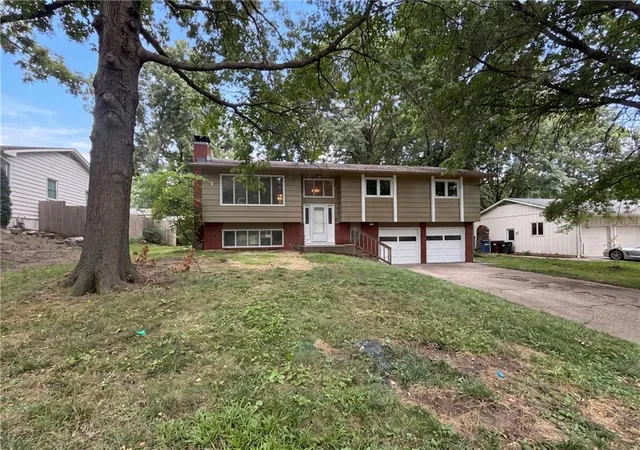 1st image of 2909 Sagebrush Dr, Lawrence, KS 66047 | MLS# 2634237