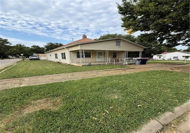 Photo 1 of Single family home for sale at 800 E Hill St, Independence, KS 67301 | MLS# 2634251 | Listing updated on 2026-09-04