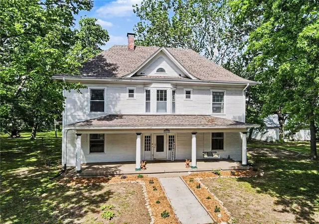 Photo 3 of Single family home for sale at 405 5th Street, Camden Point, MO 64018 | MLS# 2634256 | Listing updated on 2026-07-30
