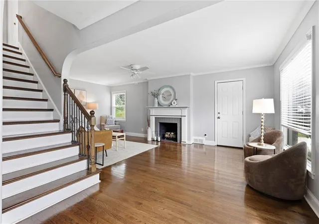 Photo 2 of Sale Pending at 8004 Holmes Rd, Kansas City, MO 64131 | MLS# 2634265 | Listing updated on 2026-10-02