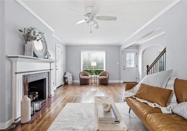 Photo 3 of Sale Pending at 8004 Holmes Rd, Kansas City, MO 64131 | MLS# 2634265 | Listing updated on 2026-10-02