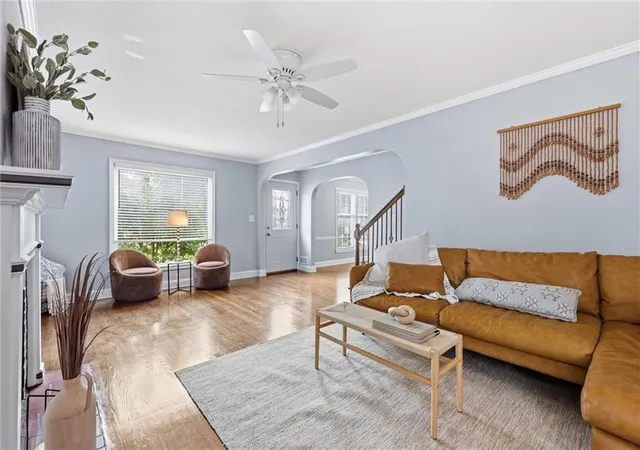 Photo 4 of Sale Pending at 8004 Holmes Rd, Kansas City, MO 64131 | MLS# 2634265 | Listing updated on 2026-10-02