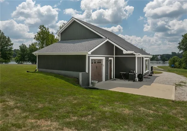 Photo 4 of Single family home for sale at 921 Lake Viking Ter, Altamont, MO 64640 | MLS# 2634267 | Listing updated on 2026-09-05