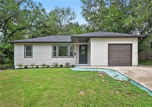 Photo 2 of Sale Pending at 6132 Haskell Ave, Kansas City, KS 66104 | MLS# 2634269 | Listing updated on 2026-08-19