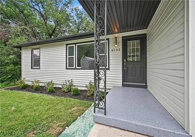 Photo 3 of Sale Pending at 6132 Haskell Ave, Kansas City, KS 66104 | MLS# 2634269 | Listing updated on 2026-08-19