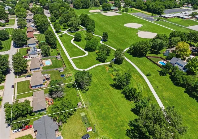 Photo 2 of Single family home for sale at 503 S Park Dr, Raymore, MO 64083 | MLS# 2634270 | Listing updated on 2026-09-17