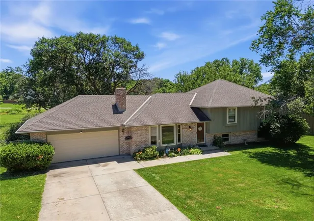 Photo 3 of Single family home for sale at 503 S Park Dr, Raymore, MO 64083 | MLS# 2634270 | Listing updated on 2026-09-17