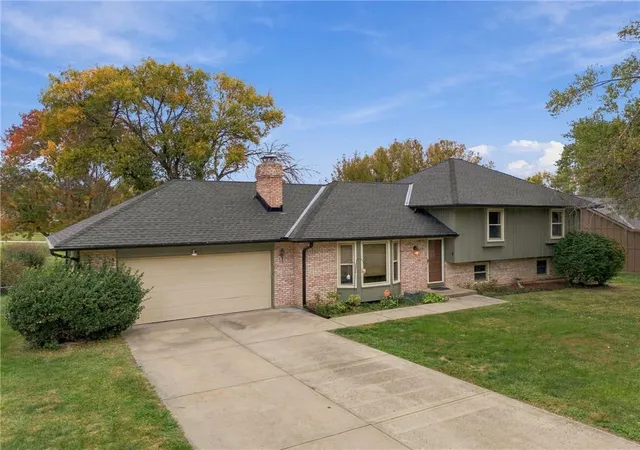 Photo 1 of Single family home for sale at 503 S Park Dr, Raymore, MO 64083 | MLS# 2634270 | Listing updated on 2026-10-28