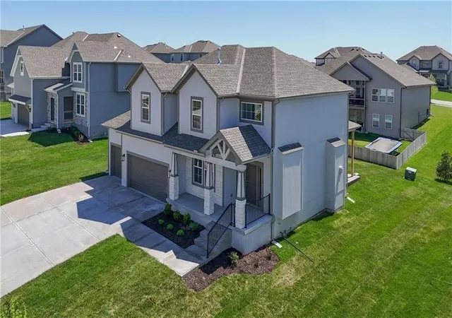 Photo 3 of Sale Pending at 2739 W Park St, Olathe, KS 66061 | MLS# 2634281 | Listing updated on 2026-09-06