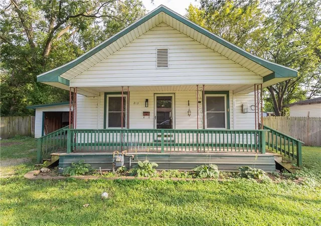 1st image of 213 W 7th St, Cherryvale, KS 67335 | MLS# 2634284