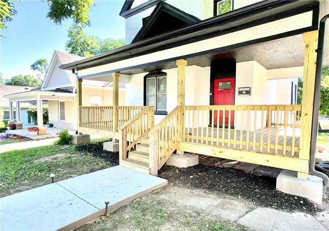 2nd image of 17 N 15th St, Kansas City, KS 66102 | MLS# 2634286