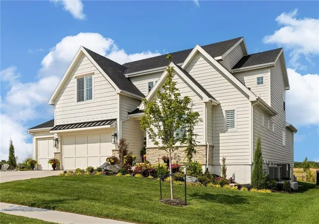 2nd image of 17340 Earnshaw St, Overland Park, KS 66221 | MLS# 2634287