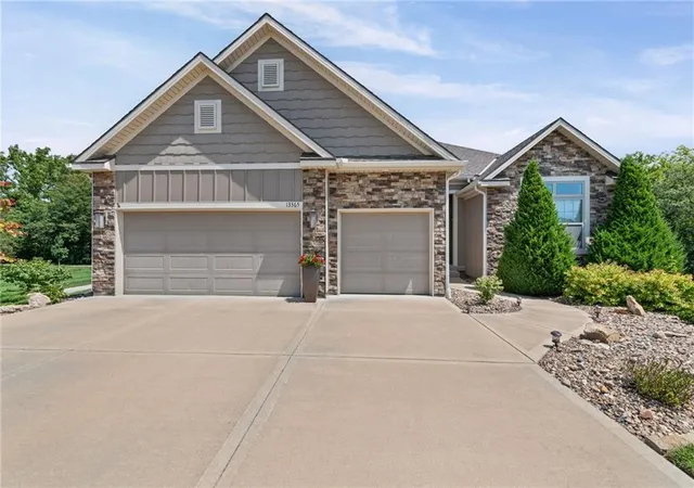 Photo 1 of Sale Pending at 13365 N Silver Ridge Dr, Platte City, MO 64079 | MLS# 2634288 | Listing updated on 2026-09-06