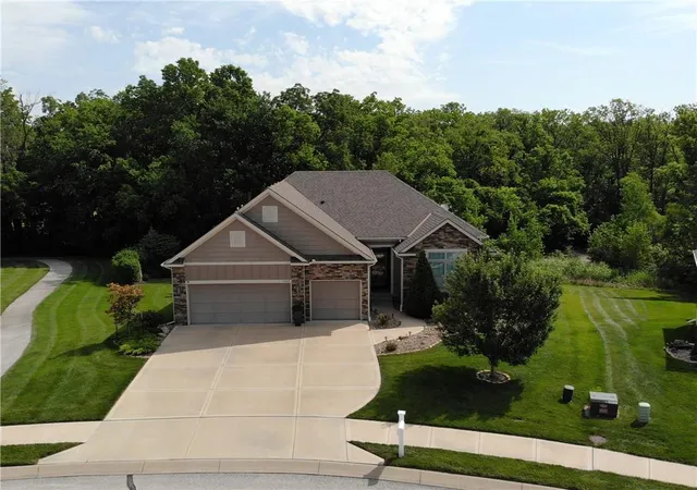 Photo 3 of Sale Pending at 13365 N Silver Ridge Dr, Platte City, MO 64079 | MLS# 2634288 | Listing updated on 2026-09-06