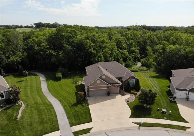 Photo 3 of Sale Pending at 13365 N Silver Ridge Dr, Platte City, MO 64079 | MLS# 2634288 | Listing updated on 2026-09-06