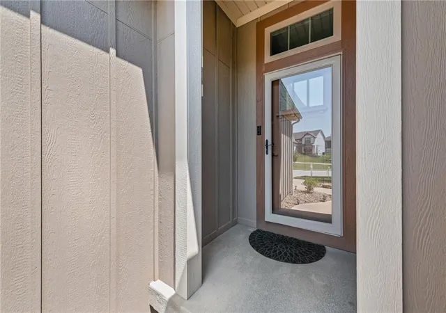 Photo 4 of Sale Pending at 13365 N Silver Ridge Dr, Platte City, MO 64079 | MLS# 2634288 | Listing updated on 2026-09-06