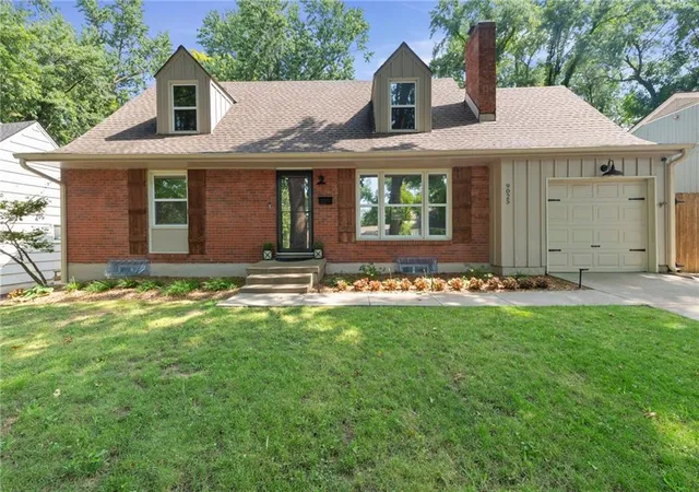 1st image of 9025 Holly St, Kansas City, MO 64114 | MLS# 2634301