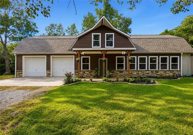 1st image of 12632 Elkhorn Rd, Rayville, MO 64084 | MLS# 2634305