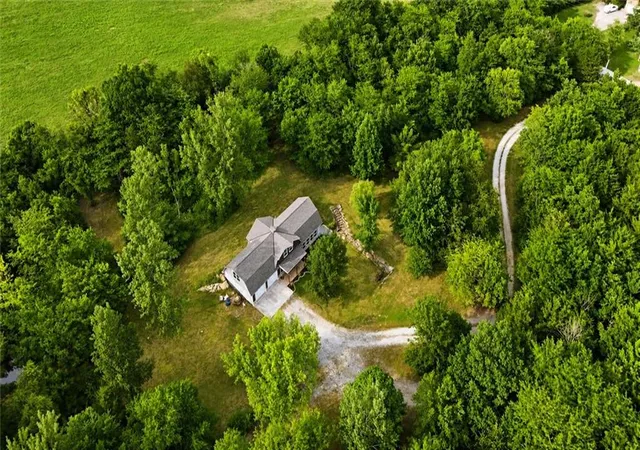 2nd image of 12632 Elkhorn Rd, Rayville, MO 64084 | MLS# 2634305