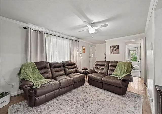 Photo 3 of Single family home for sale at 2509 Ne 46th Terrace, Kansas City, MO 64116 | MLS# 2634317 | Listing updated on 2026-10-05