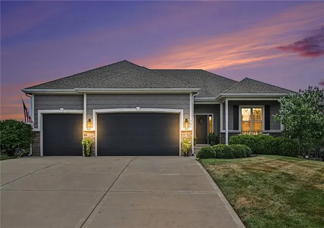 2nd image of 701 Indian Trail Ct, Smithville, MO 64089 | MLS# 2634324