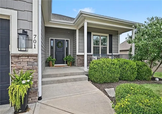5th image of 701 Indian Trail Ct, Smithville, MO 64089 | MLS# 2634324
