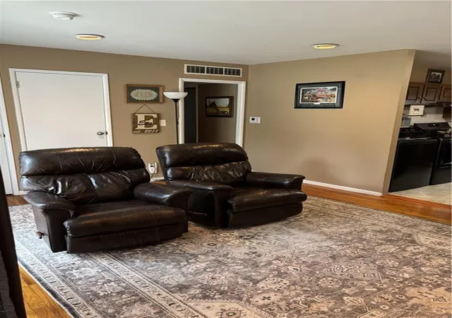 Photo 3 of Single family home for sale at 714 W Thompson St, Maryville, MO 64468 | MLS# 2634326 | Listing updated on 2026-09-21