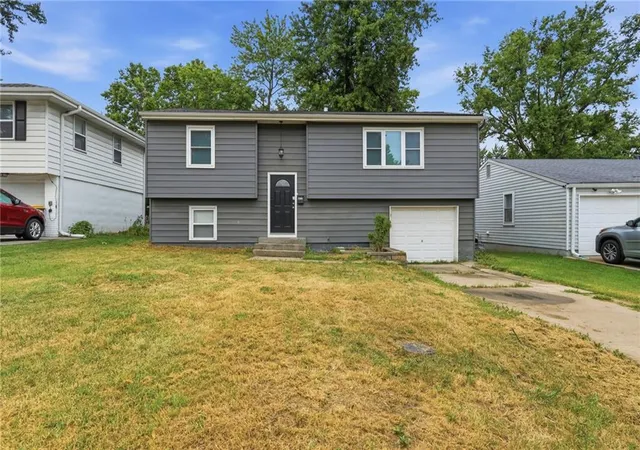 Photo 1 of Single family home for sale at 4912 N Smalley Ave, Kansas City, MO 64119 | MLS# 2634330 | Listing updated on 2026-08-28